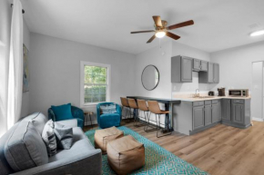 Charming Beach Cottage, Sleeps 6